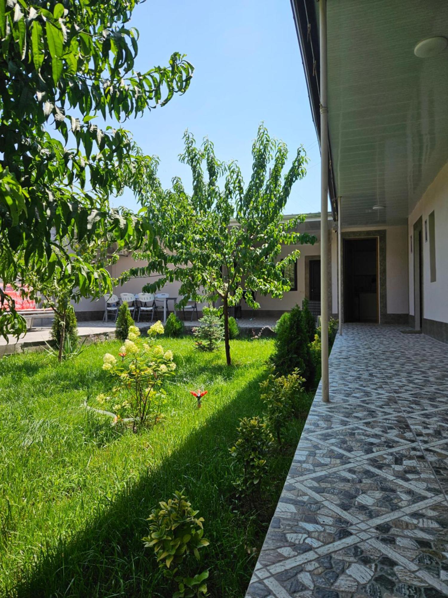 Galstyans Hotels Zvartnots Airport P'arak'ar Экстерьер фото